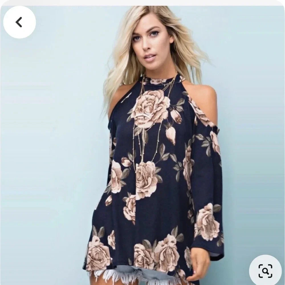 143 Story by Lineup Floral Cold Shoulder Sweater NWT Small